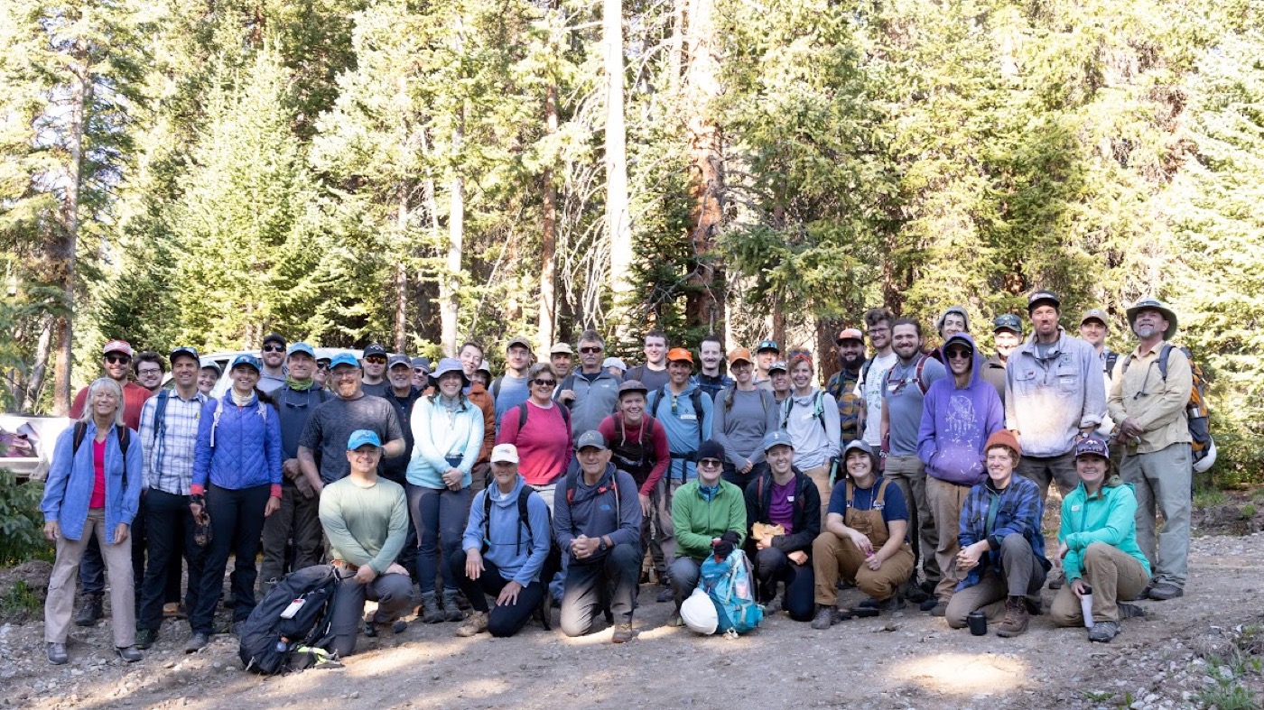 Flowstate Field Days volunteer crew, Outdoor Colorado trail build team photo in the Rocky Mountains